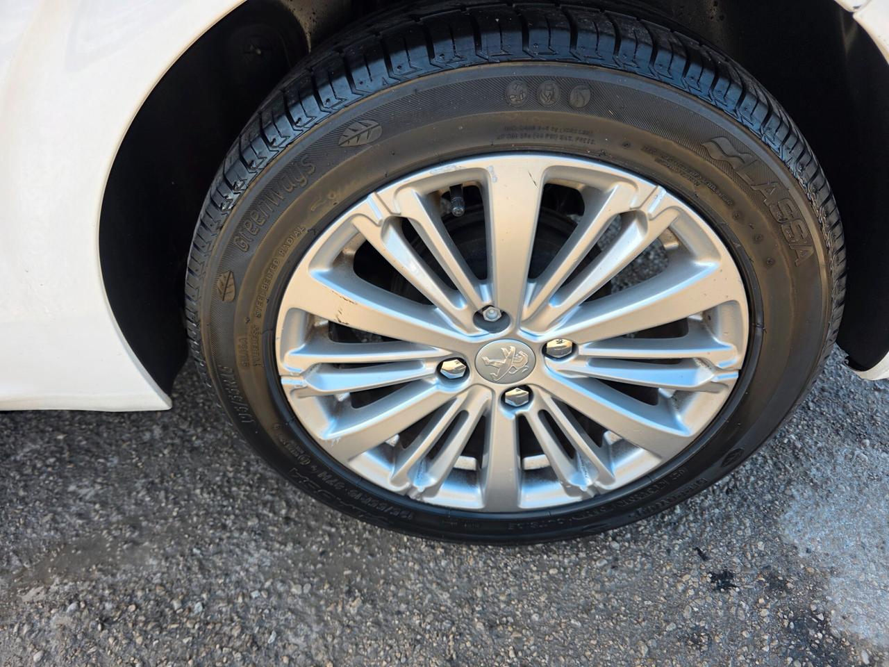 Peugeot 208 BlueHDi 100 5 porte Allure