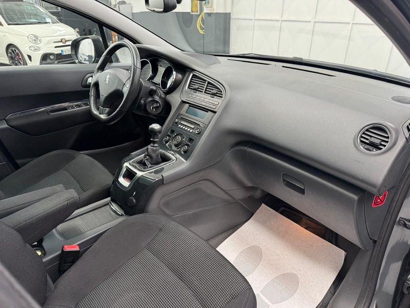 Peugeot 5008 5008 1.6 HDi 112CV Féline