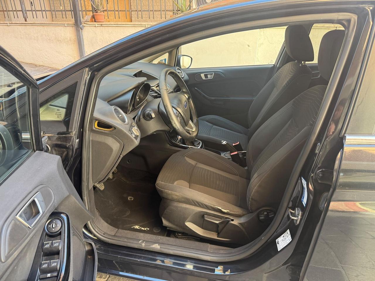 FORD Fiesta 1.5 TDCi 75CV 5 porte Titanium