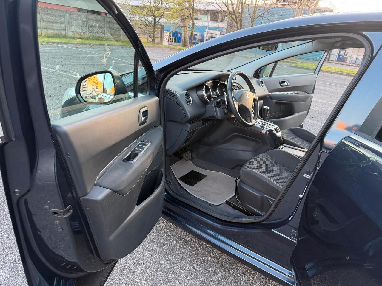 Peugeot 5008 1.6 e-HDi 112CV Stop&Start cambio robotizzato Active