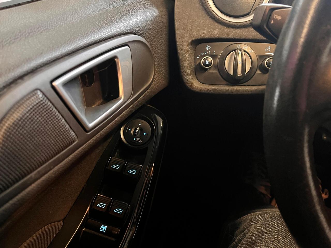 Ford Fiesta 1.5 TDCi 75CV 5 porte Titanium