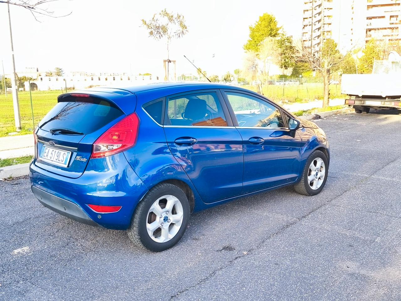 Ford Fiesta 1.4 5 porte Bz.- GPL Titanium