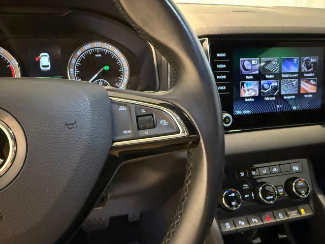 SKODA Karoq 1.5 TSI DSG Style VARIOFLEX Camera Park Assist LED