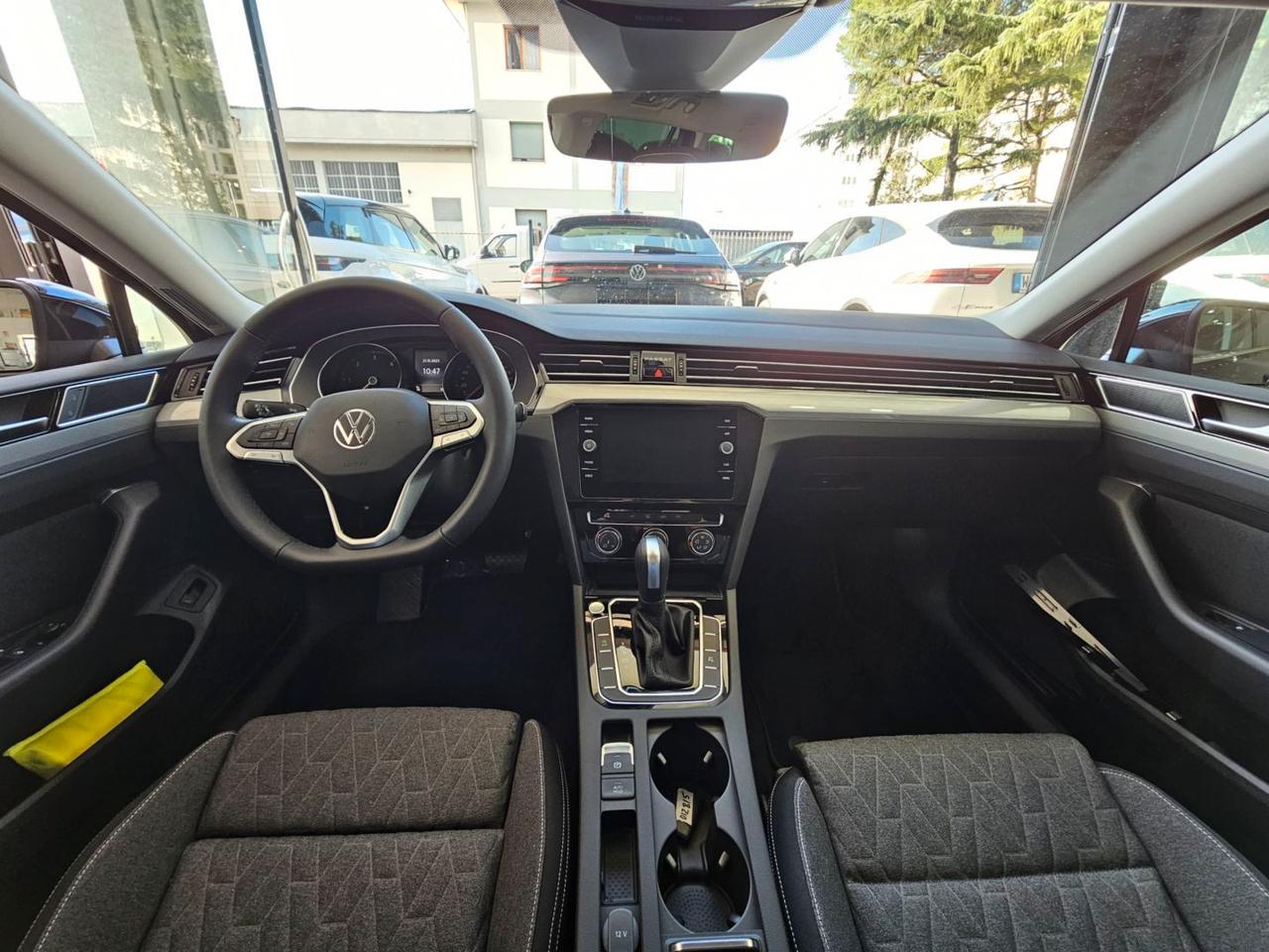 Volkswagen Passat Variant C.17", Tetto apribile, Area View, Cristalli laterali posteriori e lunotto oscurati, Barre tetto