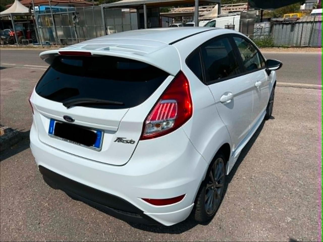 Ford Fiesta 1.5 TDCi 75CV 5 porte ST-Line NEOPATENTATI