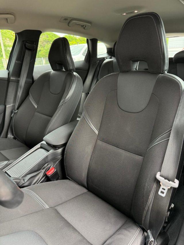 VOLVO V40 D2 2.0 120cv Geartronic Momentum DISTRIB. OK-BOLLO