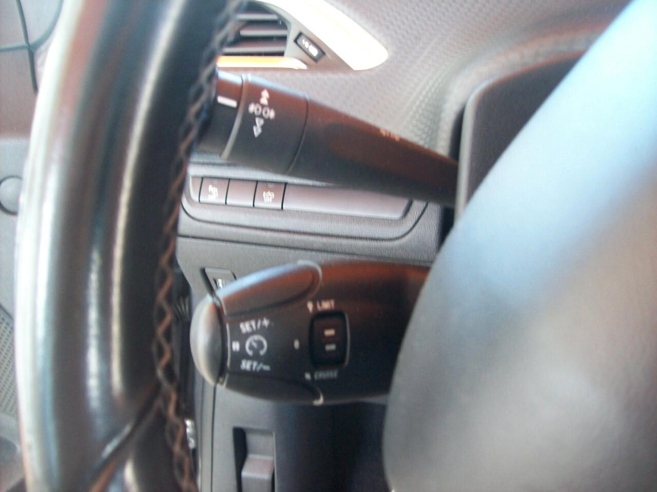 PEUGEOT 2008 1.6 HDI CV.100 Allure "2015"