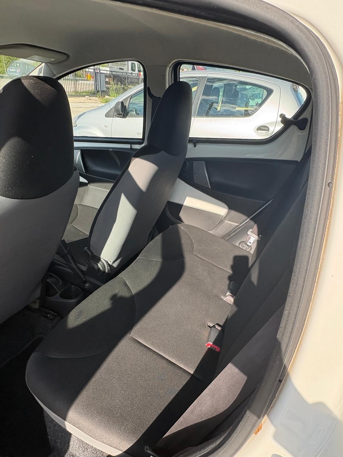 Toyota Aygo 1.0 12V VVT-i 5 porte Orange Connect MMT