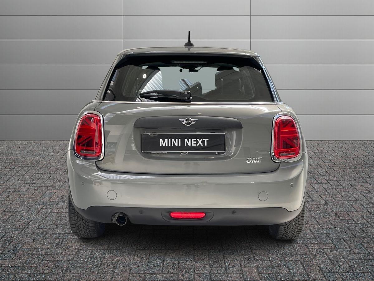 MINI Mini IV F55 2018 5p - Mini 5p 1.5 One Baker Street 102cv aut