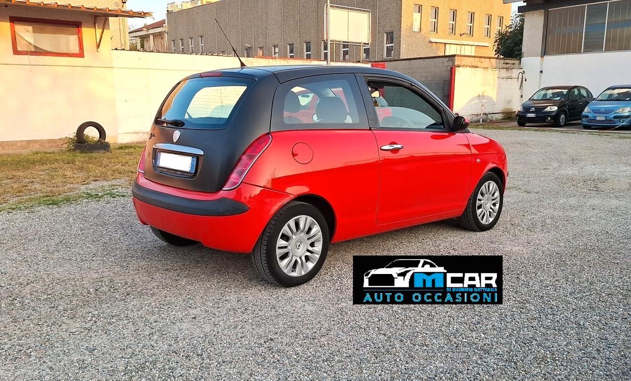 Lancia Ypsilon 1.2 Momo Design