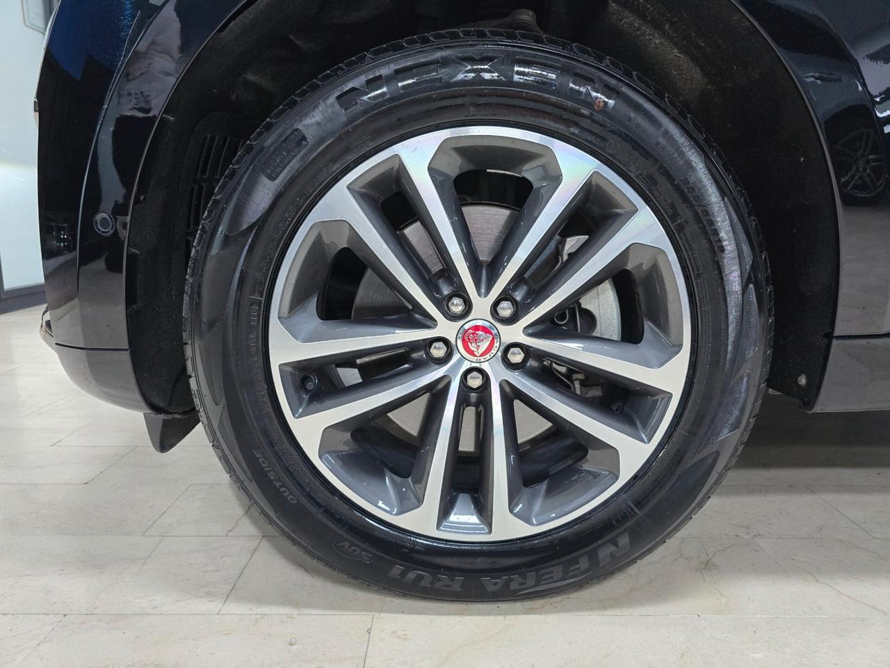 Jaguar F-Pace 2.0 D 204 CV AWD aut. R-Dynamic SE