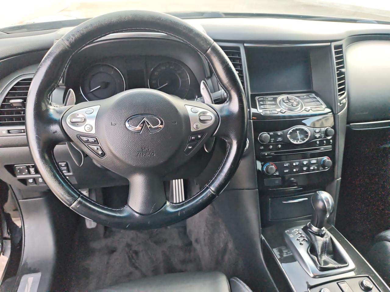 Infiniti QX70 3.0 diesel V6 AT S