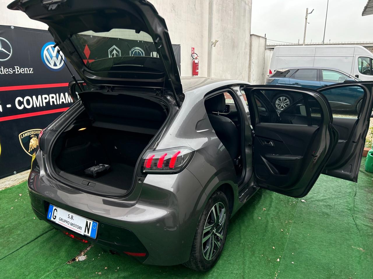 Peugeot 208 2022 1.5 DIESEL 5 porte Allure LEGGI