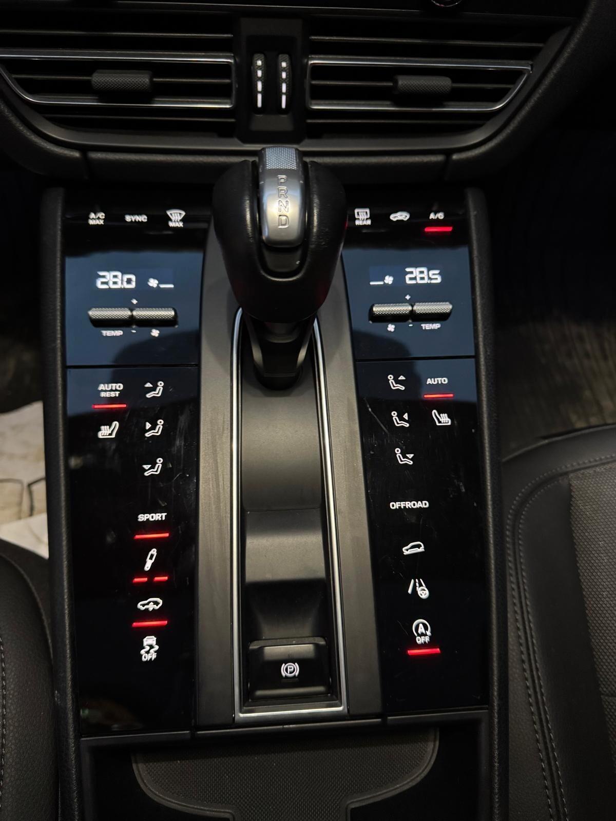 Porsche Macan 2.0 265CV GESSO TETTO