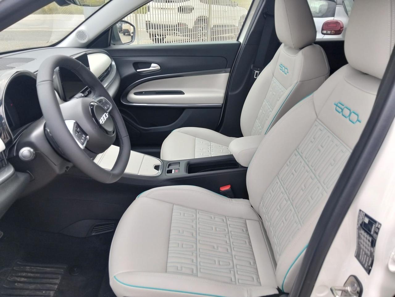 Fiat 600 Hybrid 110 CV DCT MHEV La Prima KM 0