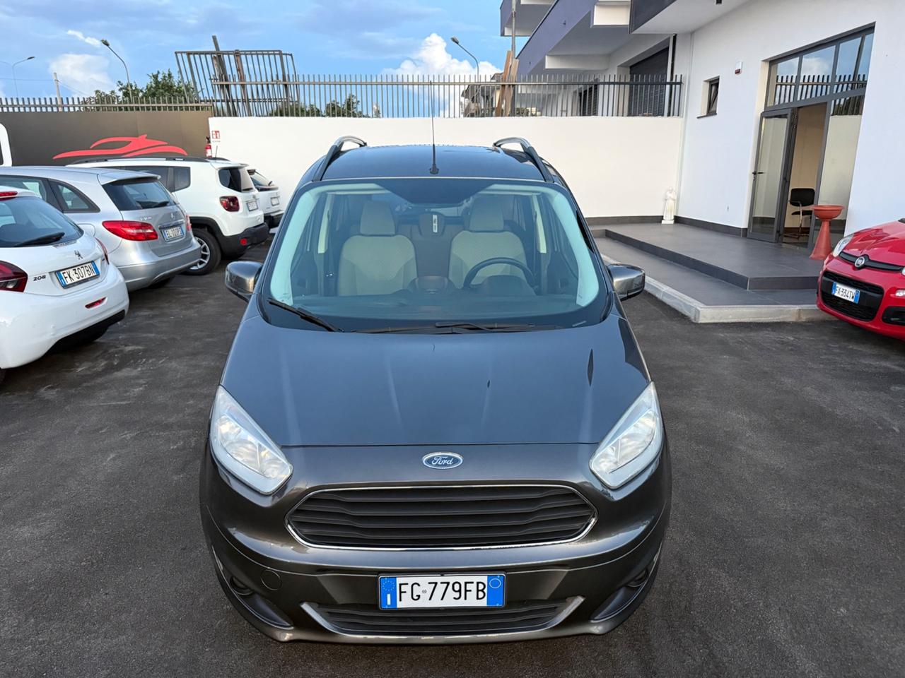Ford Tourneo Courier 1.5 TDCI 75 CV Titanium