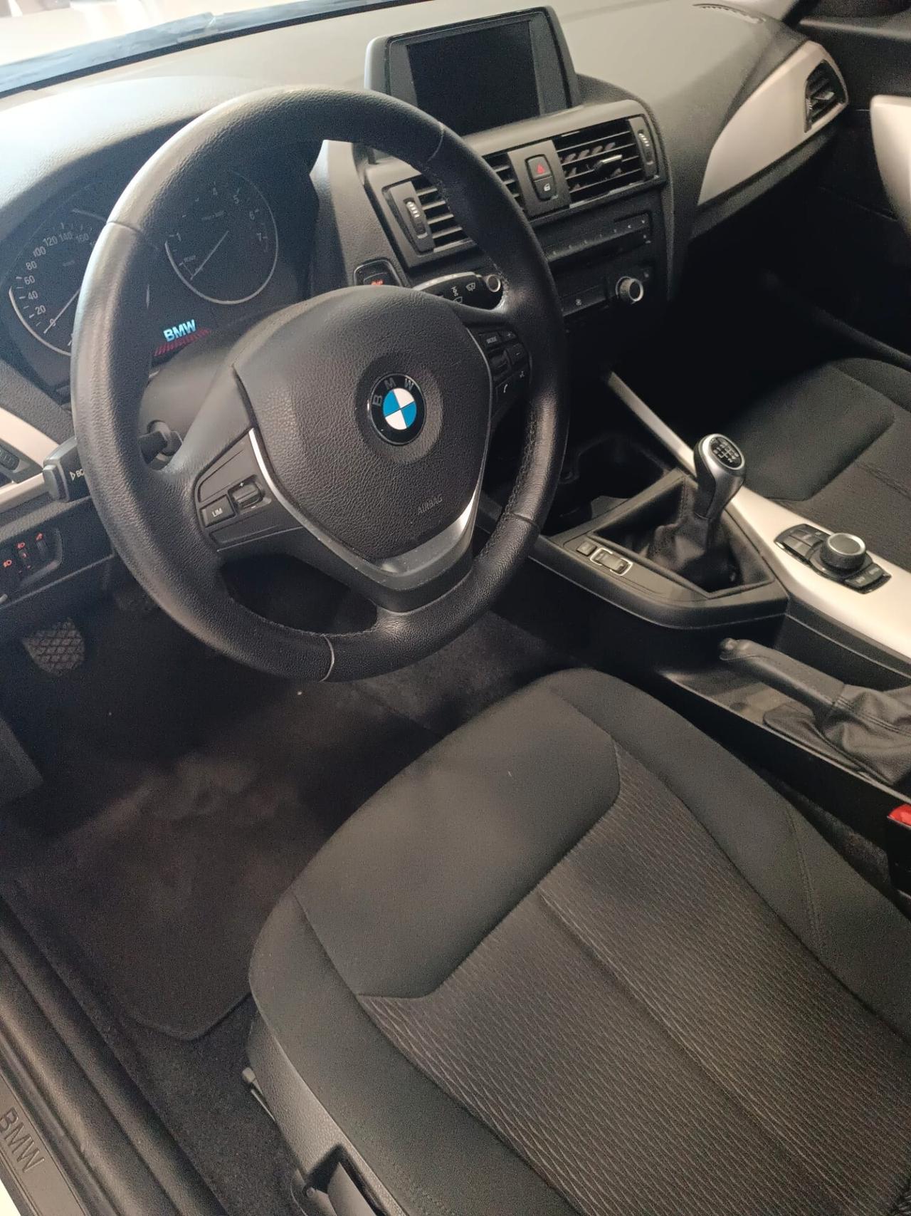Bmw 114 114i 5p. Urban