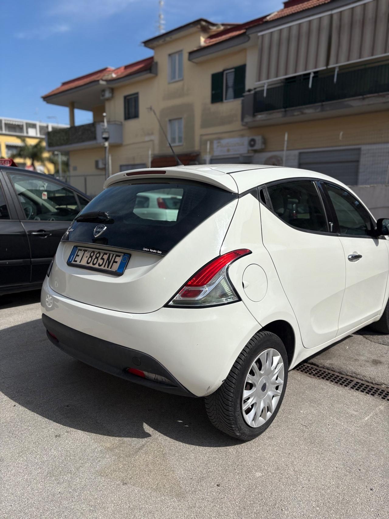 Lancia Ypsilon 1.2 benzina 69 CV 5 porte