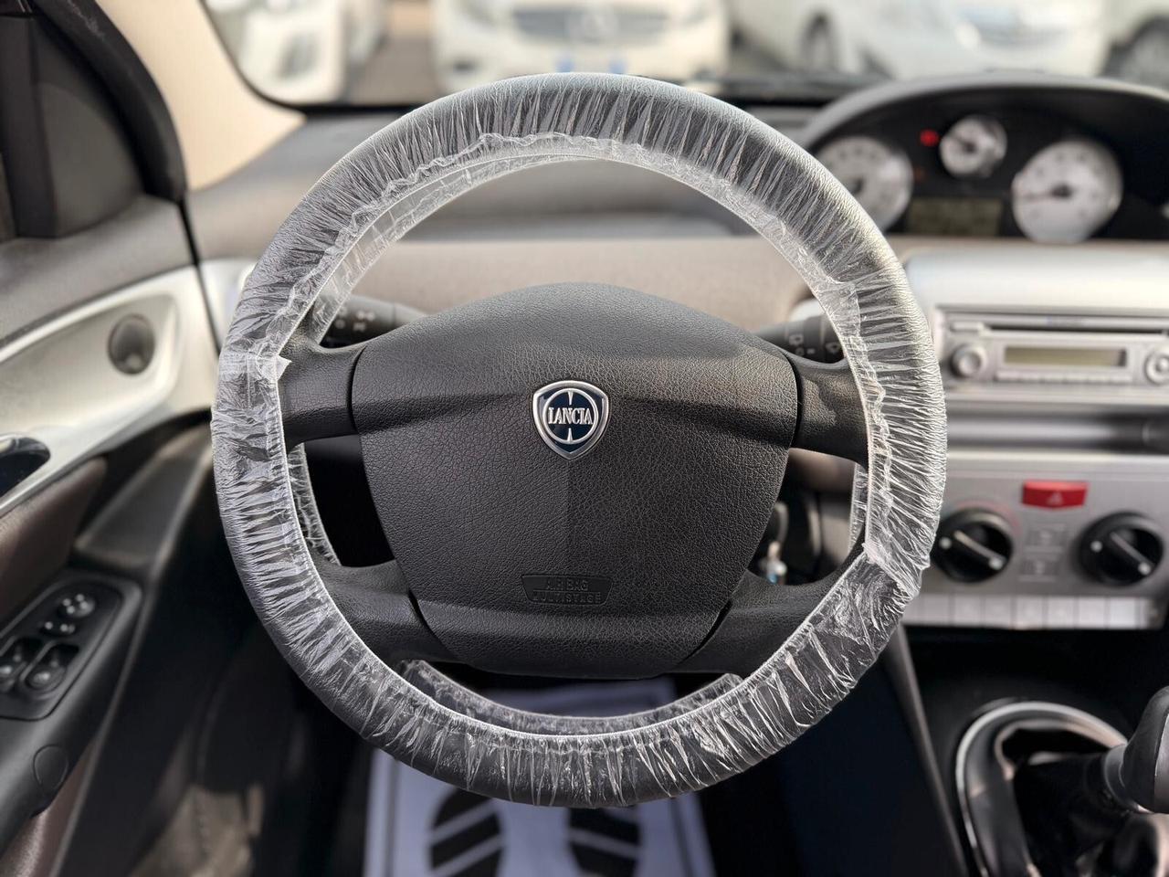 Lancia Ypsilon 1.2 Argento