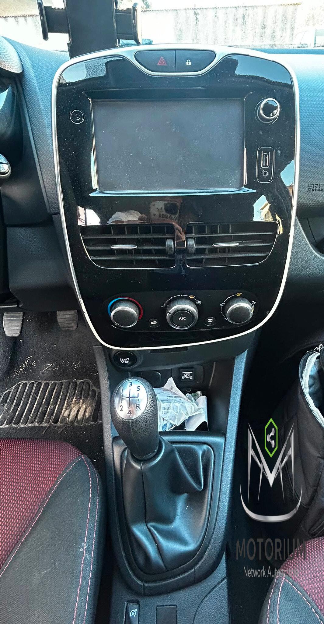 Renault Clio 5P Duel