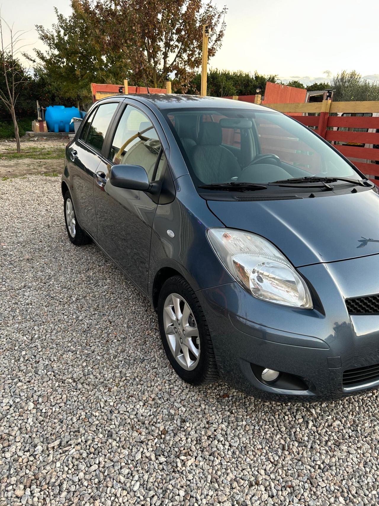 Toyota Yaris 1.4 D-4D DPF 5 porte