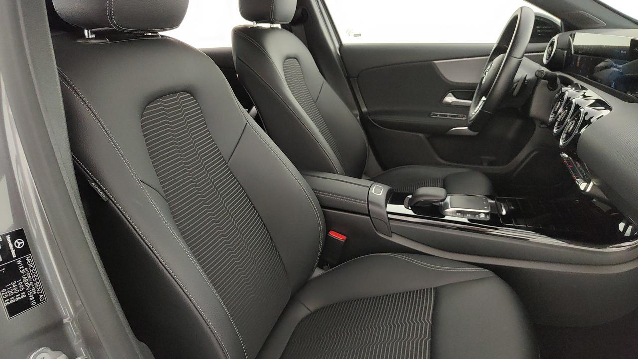 Mercedes-Benz Classe A - W177 2018 - A 180 d Sport auto