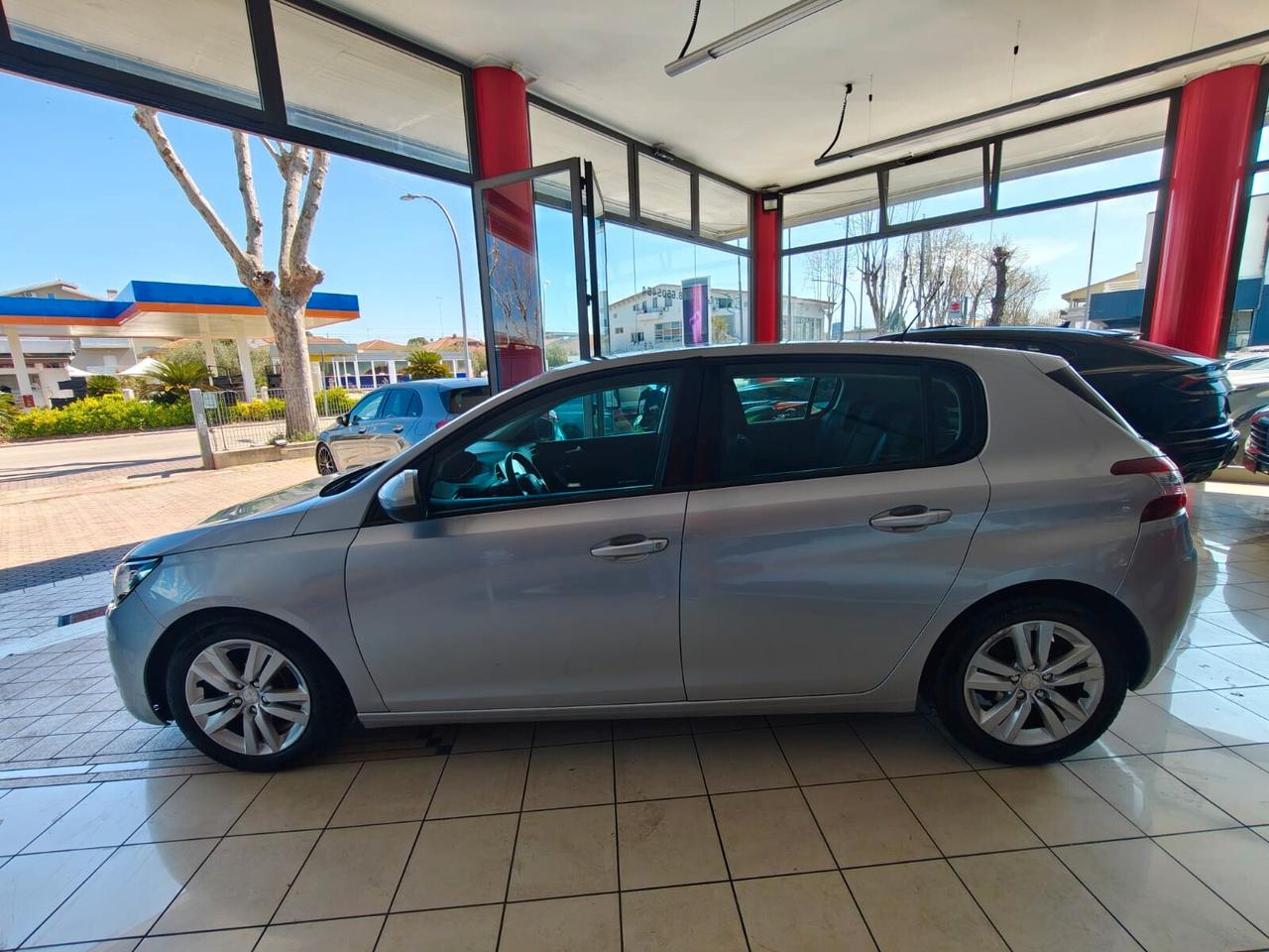 Peugeot 308 BlueHDi 120 S&S Business