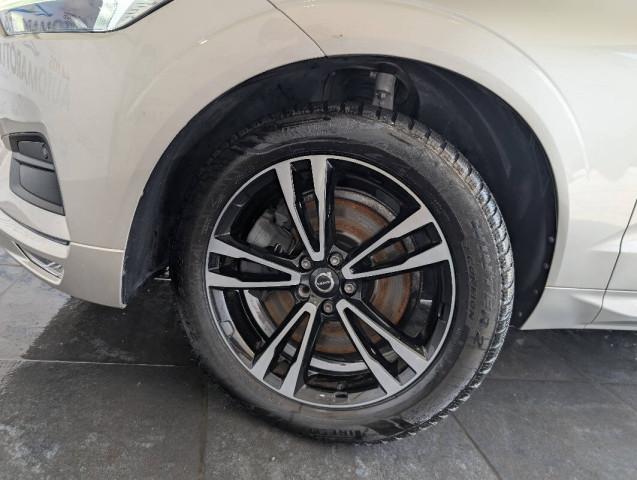 Volvo XC60 2.0 b4 Momentum Pro awd auto