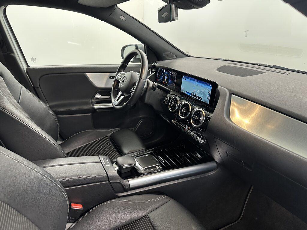 Mercedes GLA 200 200 D Business 8G-DCT
