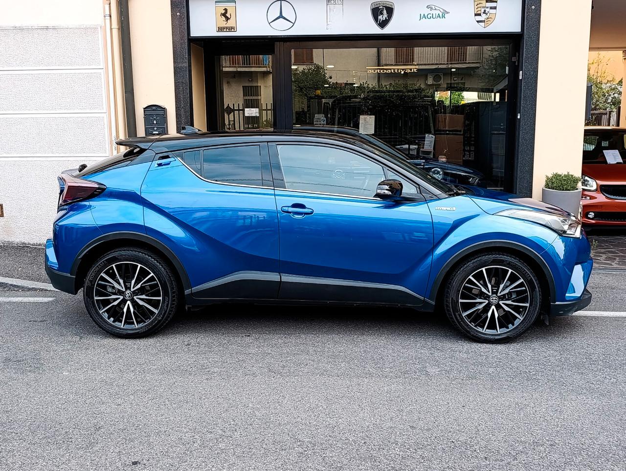 Toyota C-HR 1.8 Hybrid E-CVT Trend tagliandata Toyota