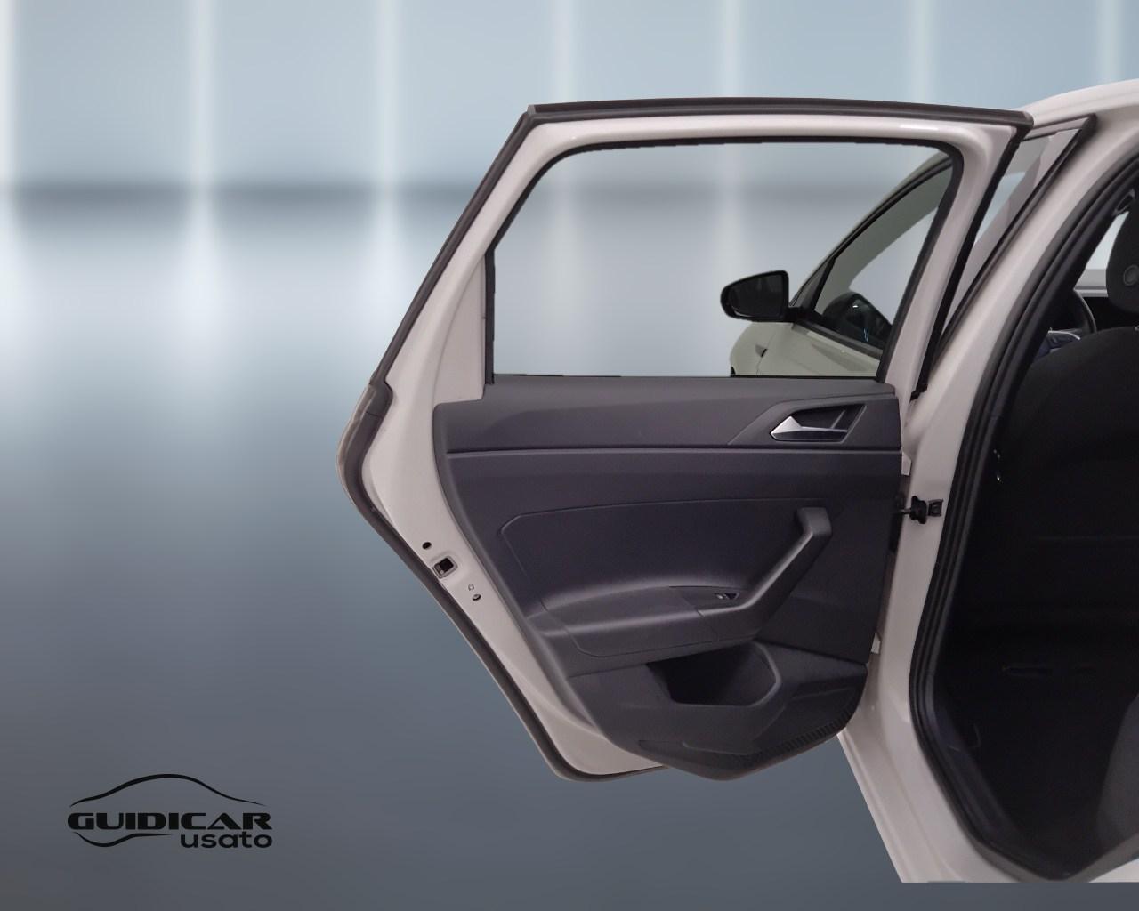 VOLKSWAGEN Polo VI 2022 - Polo 1.0 tsi R-Line 95cv