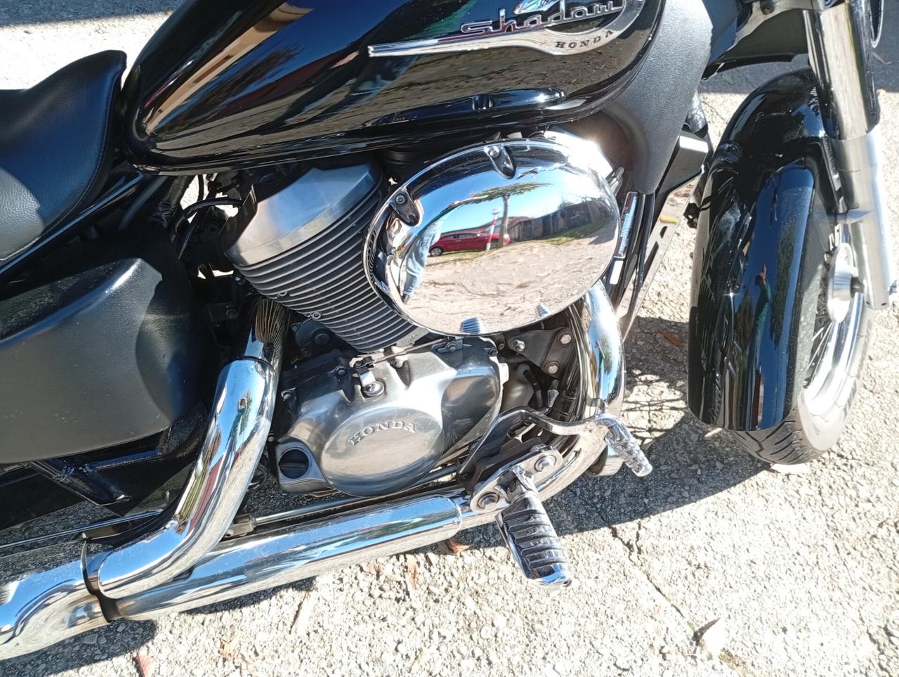 Honda VT 750 Shadow pronta a viaggiare