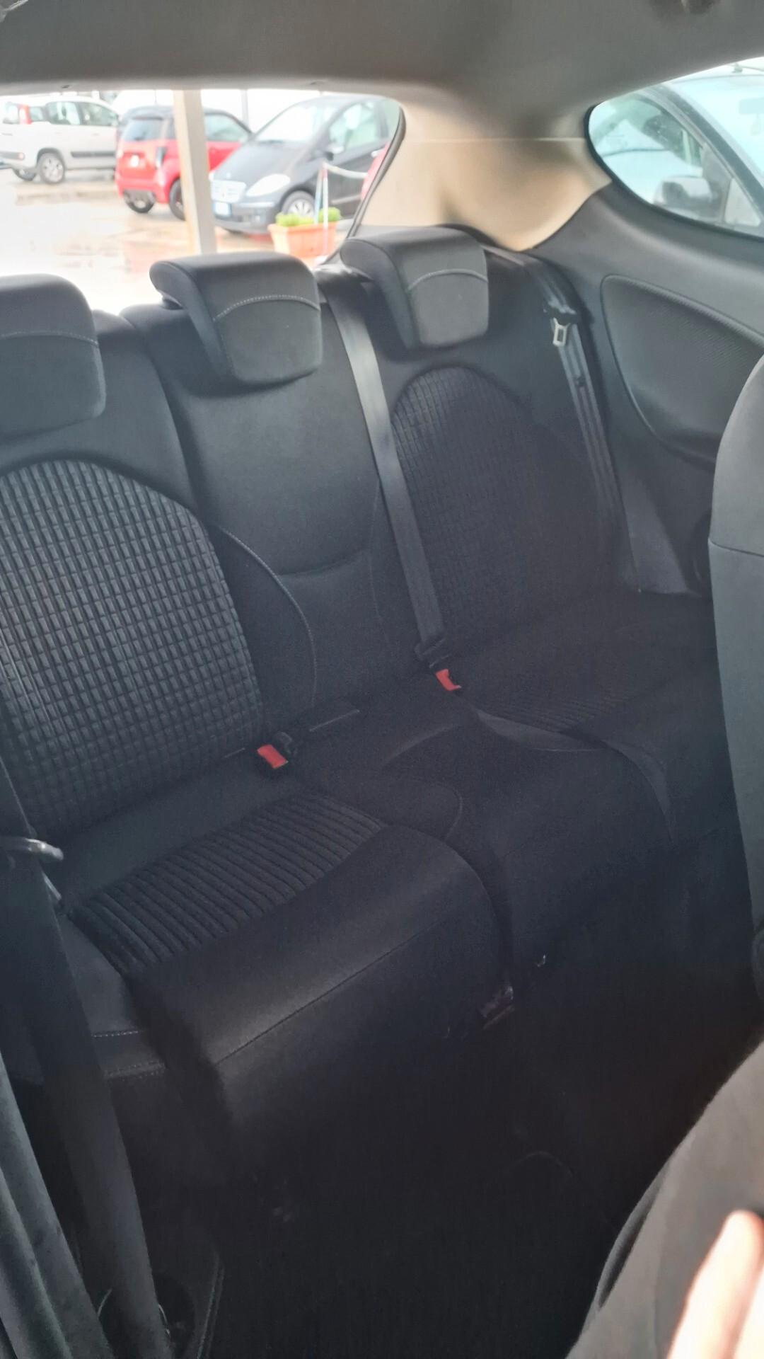 Alfa Romeo MiTo 1.6 JTDm 16V Distinctive Sport Pack