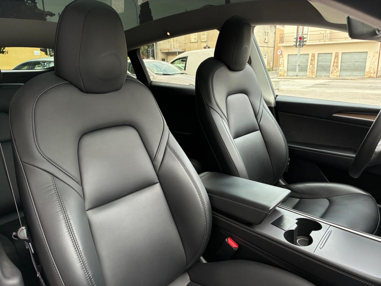 Tesla Model Y Long Range Dual Motor 4WD