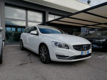 VOLVO V60 D6 Twin Engine Geartronic Momentum