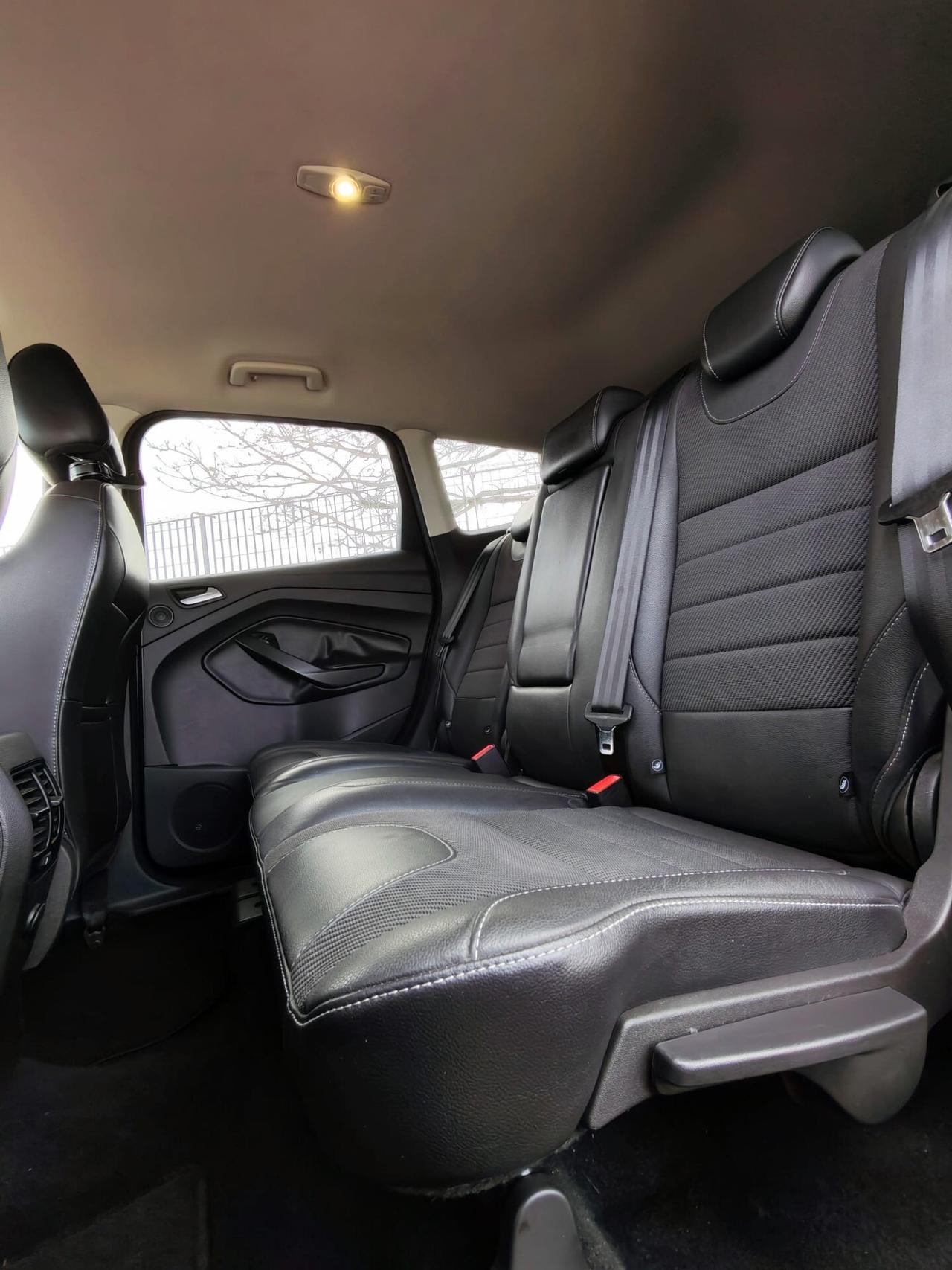 Ford Kuga 2.0 TDCI 150 CV S&S 4WD Powershift Titanium