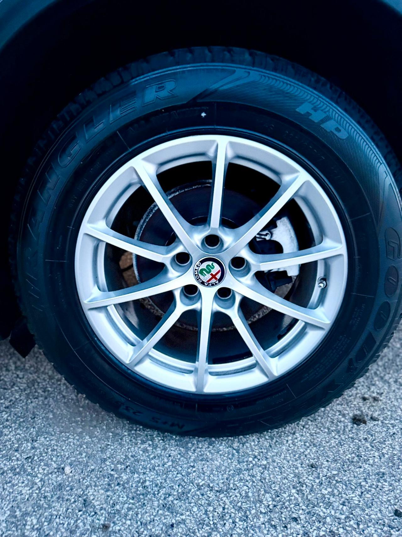 Alfa Romeo Stelvio 2.2 Turbodiesel 180 CV AT8 RWD Executive