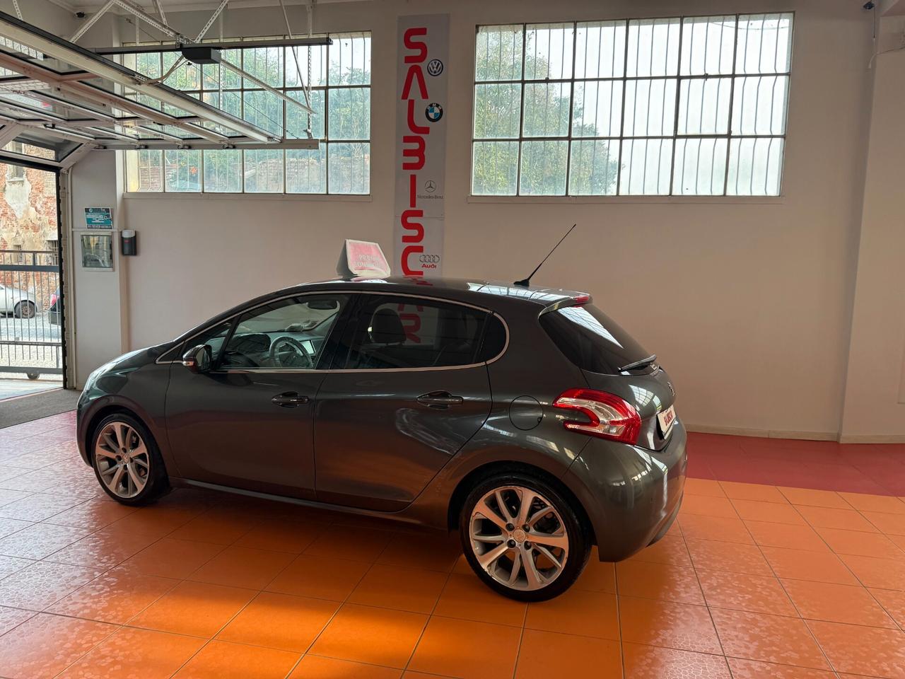 Peugeot 208 1.6 e-HDi 115 CV Stop&Start 5 porte Allure
