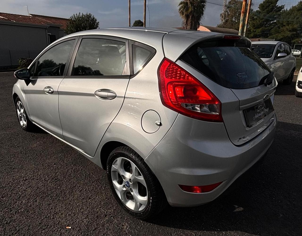 Ford Fiesta 1.4 TDCi 70CV 5 porte Titanium