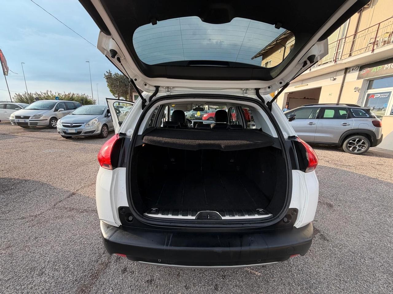 Peugeot 2008 1.2 VTi 82CV Allure