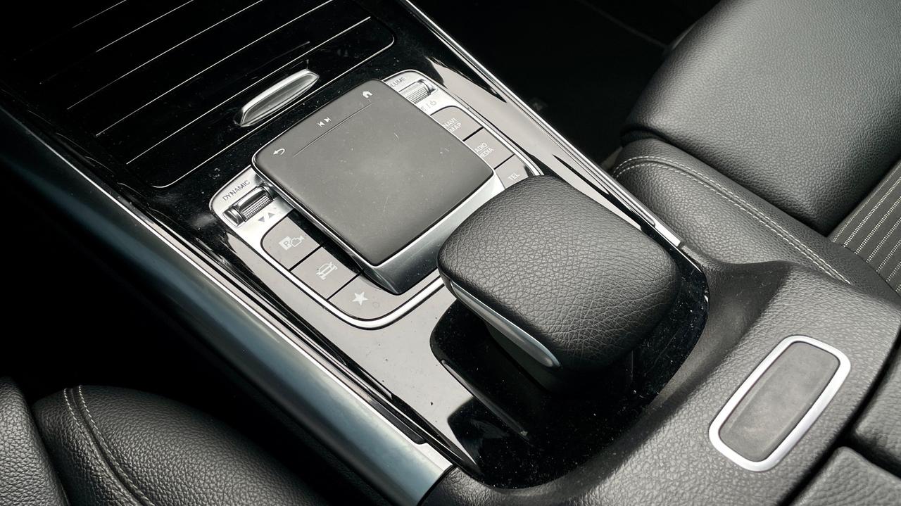 MERCEDES-BENZ CLASSE B 180D PREMIUM 116CV - PELLE, TETTO, VIRTUAL COCKPIT, NEOPATENTATI