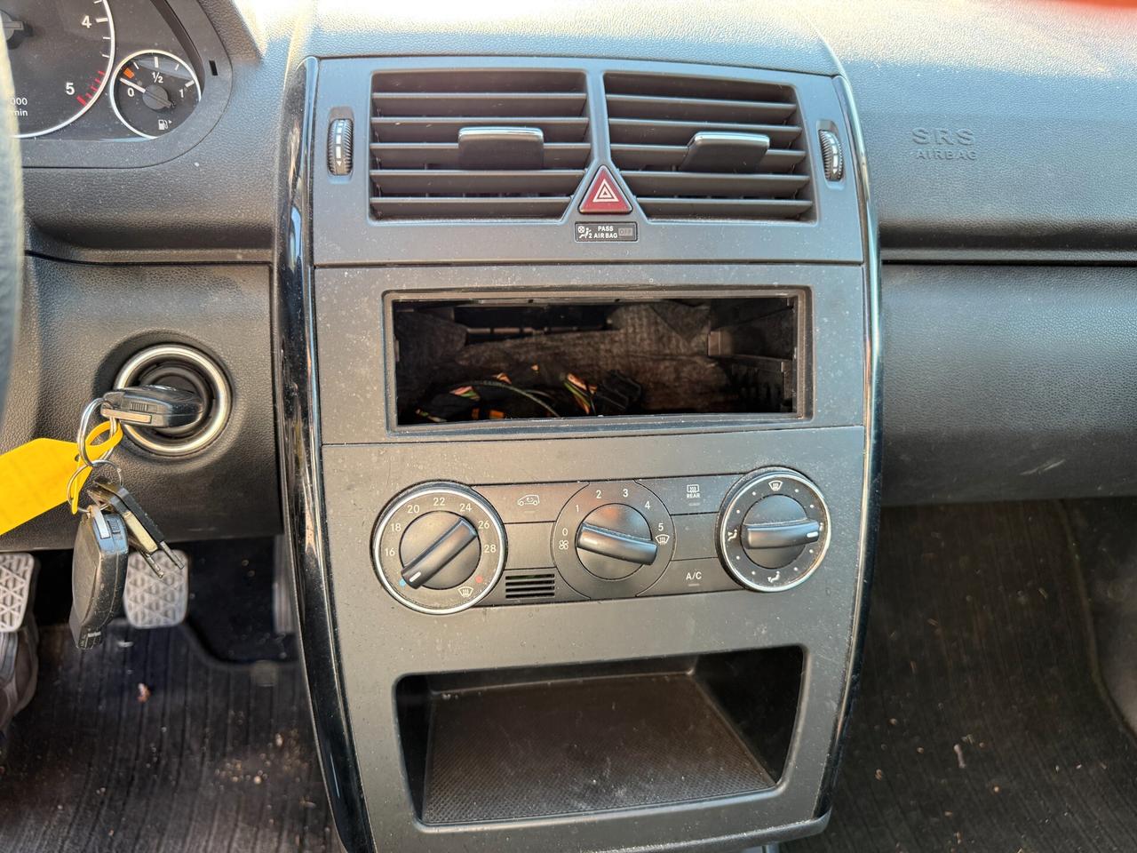 MERCEDES CLASSE A-160 2011 2.0 DIESEL *AIRB OK