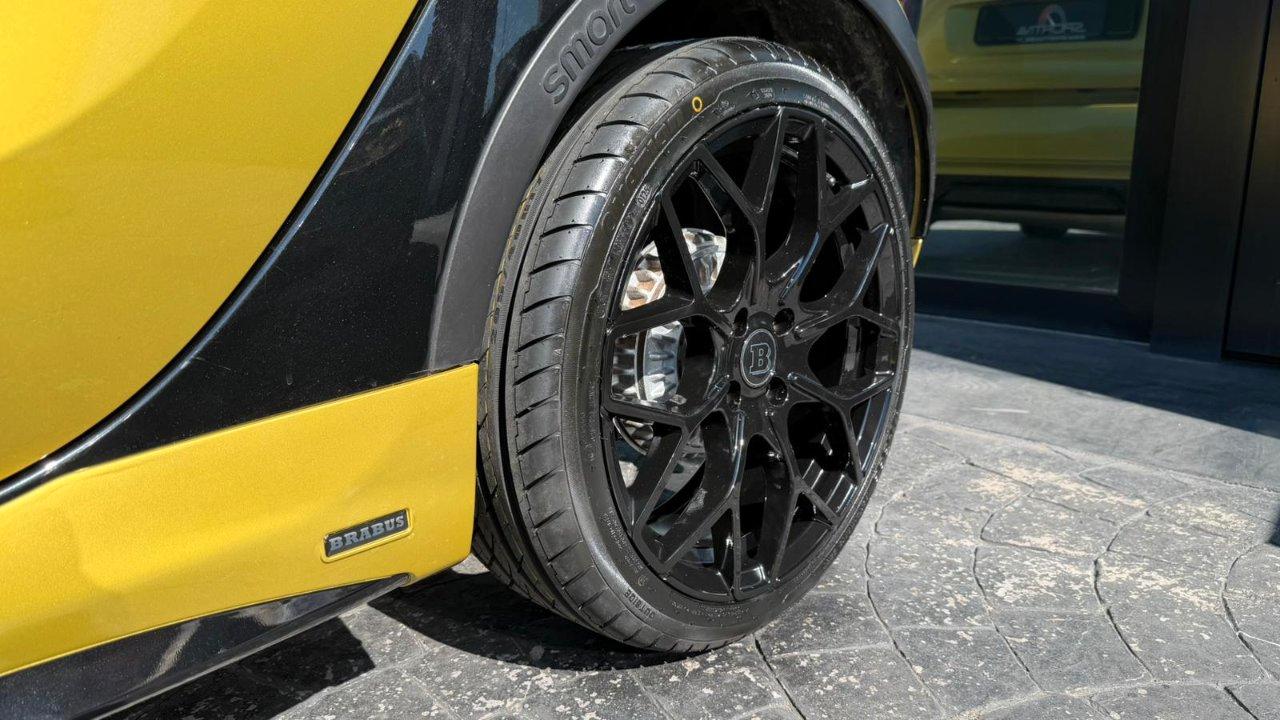 Smart fortwo coupe PROMO 275,00 EURO MENSILI BRABUS STYLE CERCHI 17 LED RETROCAMERA