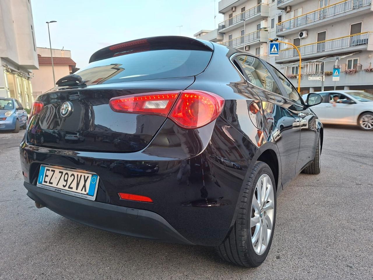 Alfa Romeo Giulietta 1.6 JTD Distinctive * Navi * Full * Garantita 12 Mesi