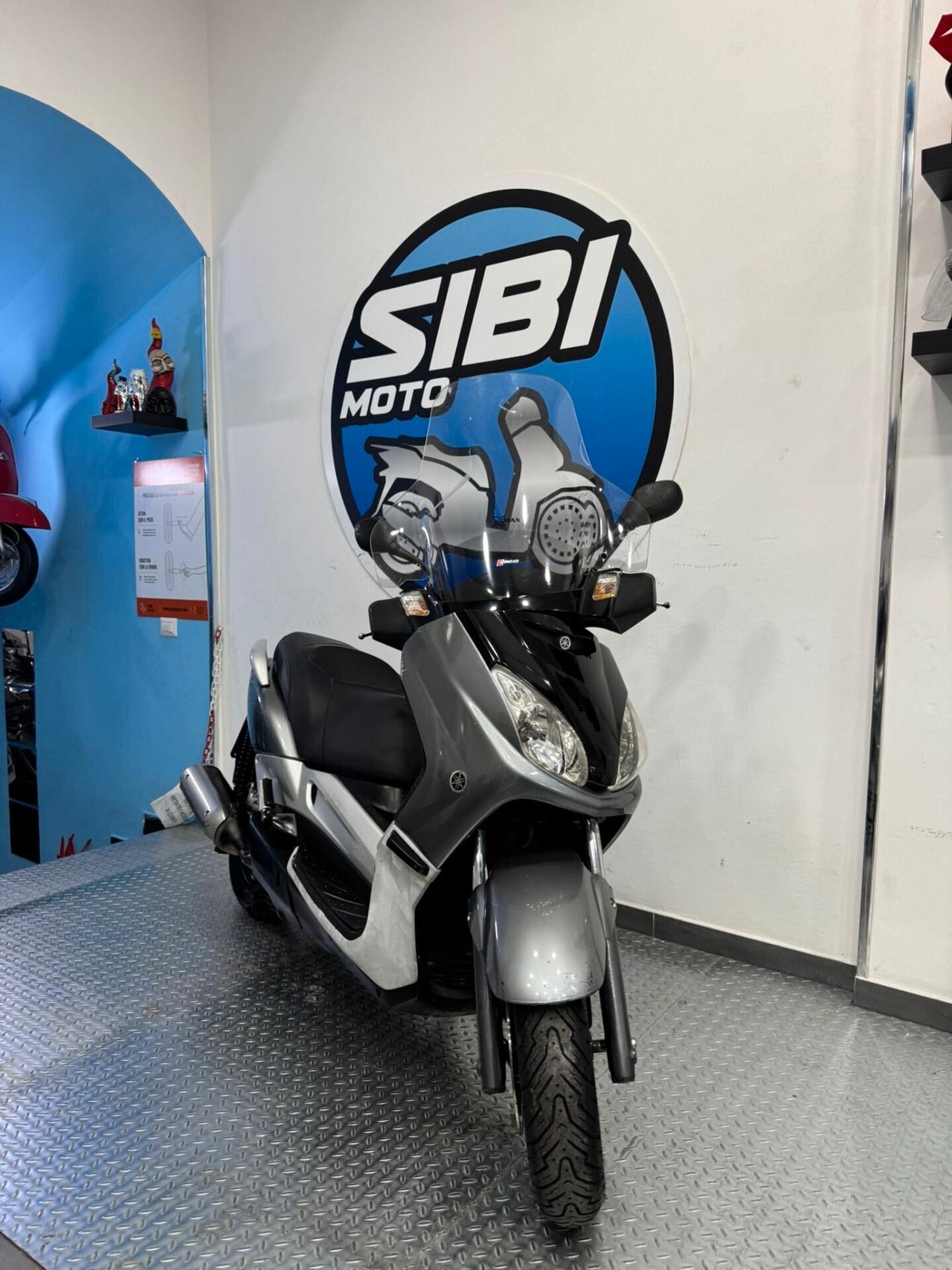 Yamaha X-Max 250