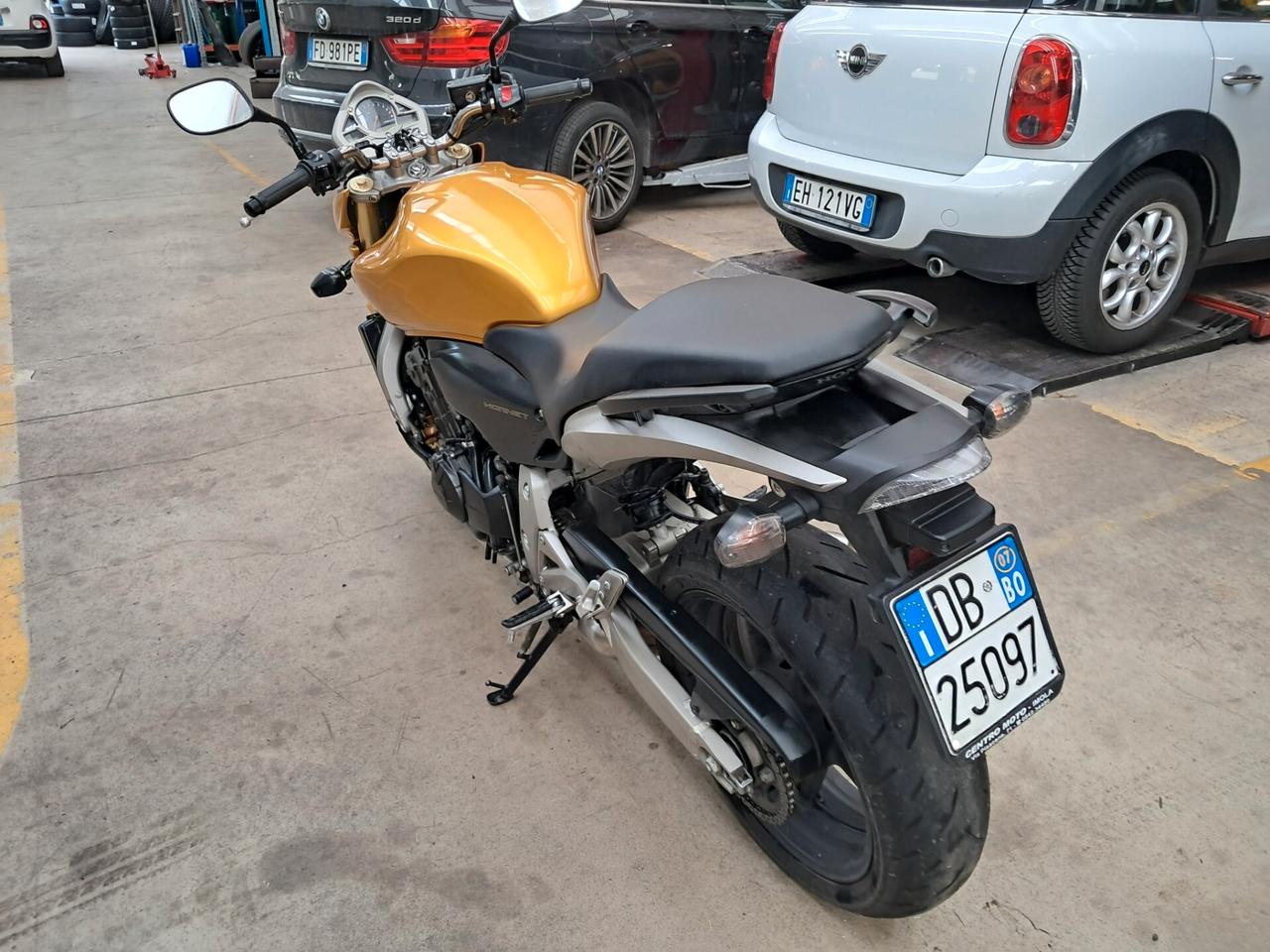 Honda Hornet 600 km 7900