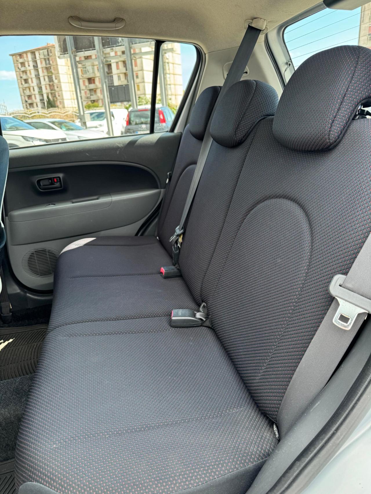 Daihatsu Sirion 1.0 69cv