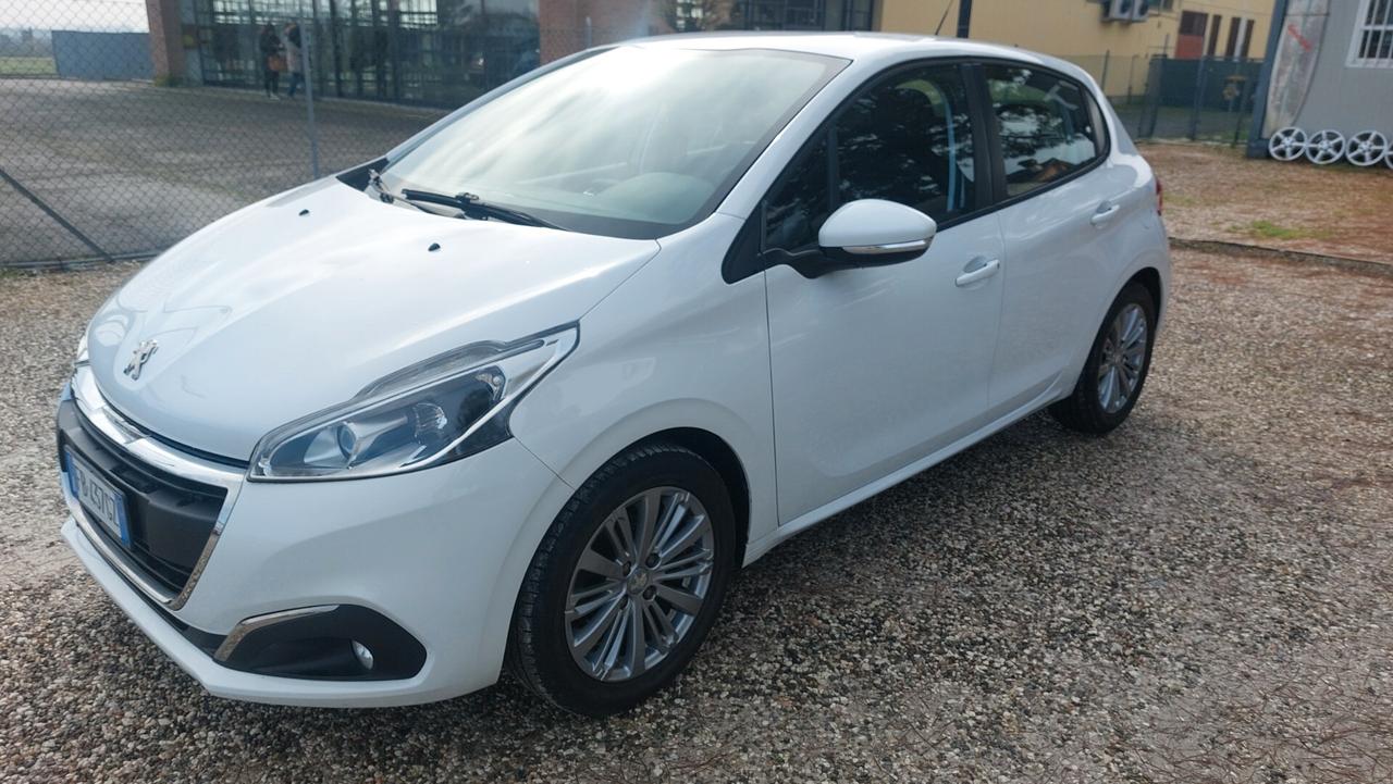 Peugeot 208 PureTech 82 5 porte Allure