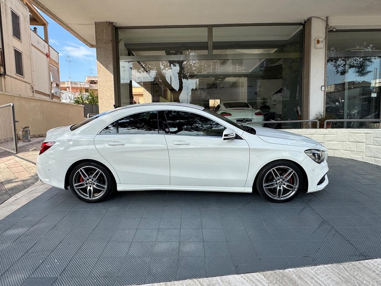 Mercedes-benz CLA 200 d Premium
