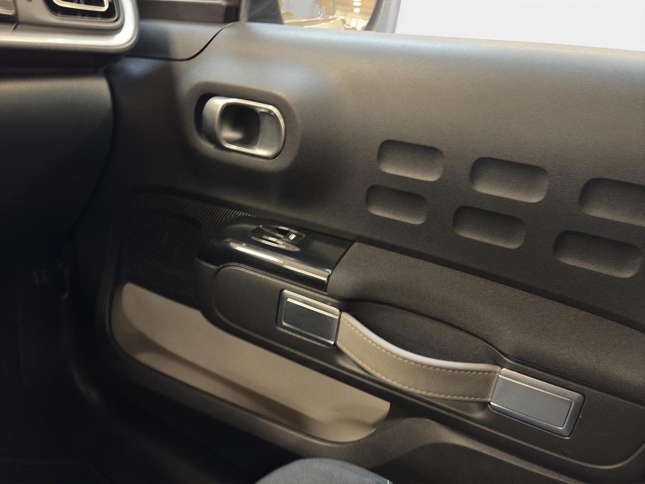 Citroen C3 1.2 puretech Shine 82cv